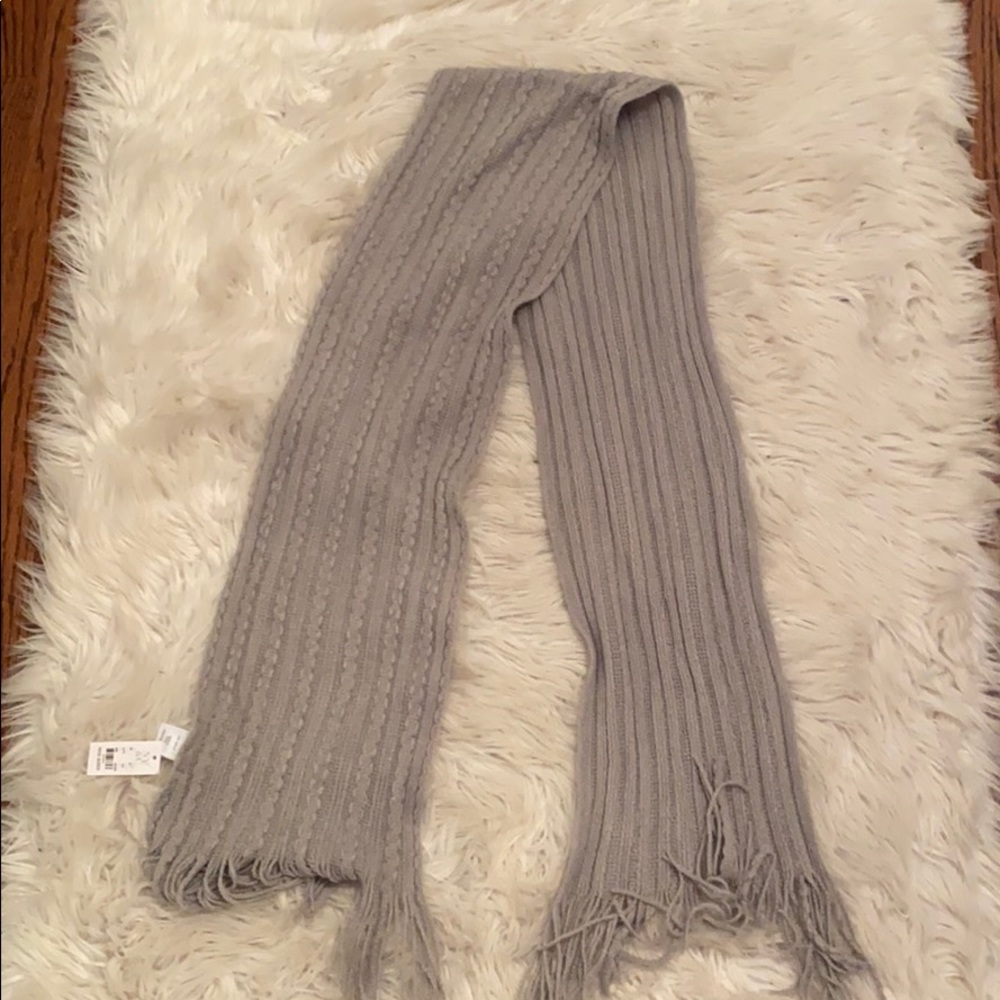 grey scarf
